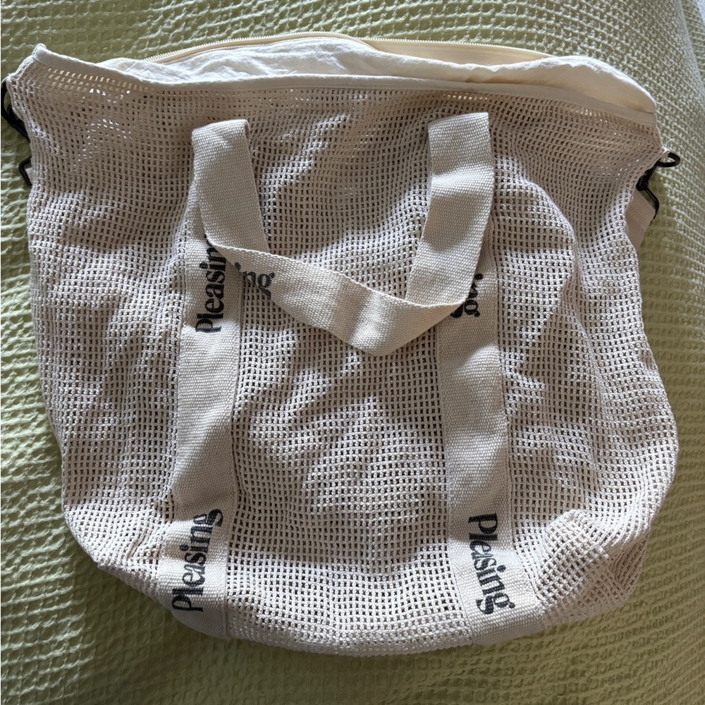Pleasing beach bag